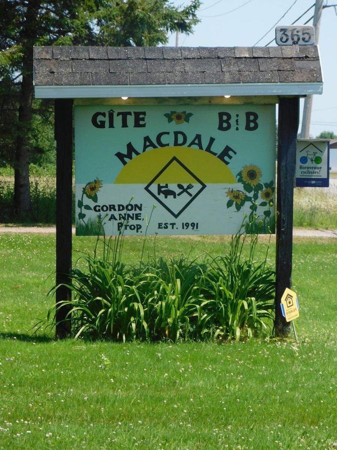 Gite Macdale B&B Paspebiac エクステリア 写真