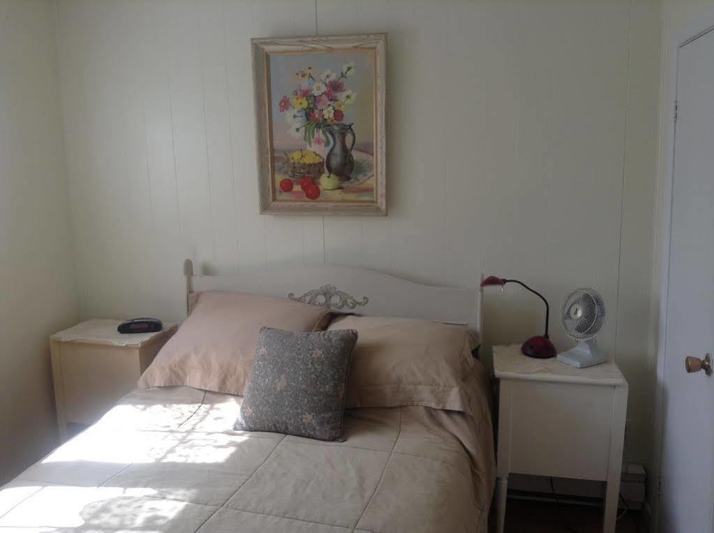 Gite Macdale B&B Paspebiac エクステリア 写真