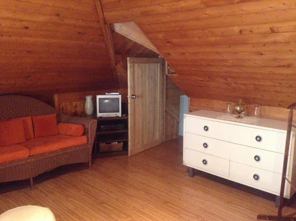 Gite Macdale B&B Paspebiac エクステリア 写真